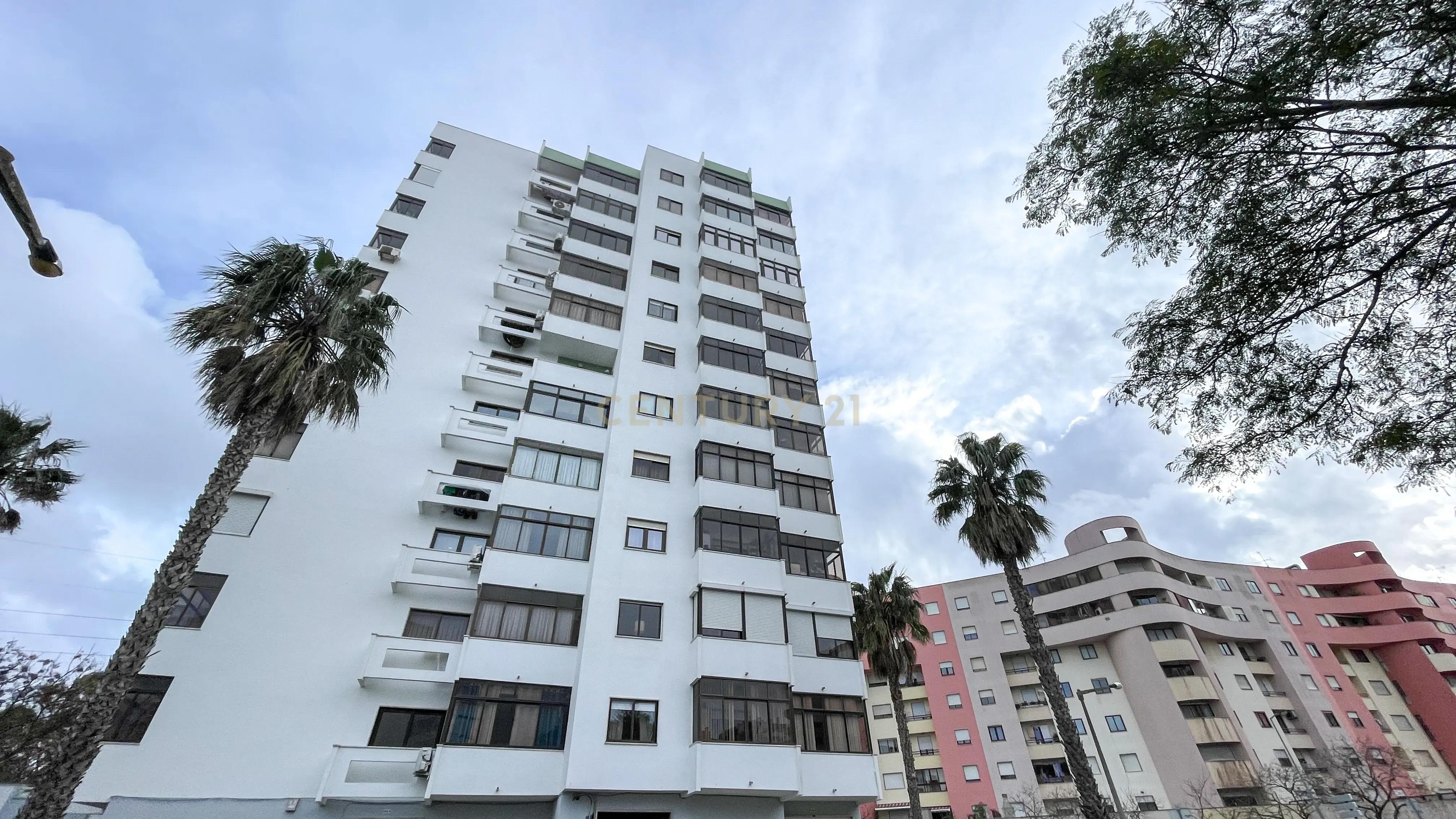 Apartamento T3 - Casal do Chapim - Odivelas - Garagem - Arrecadação - Image 24